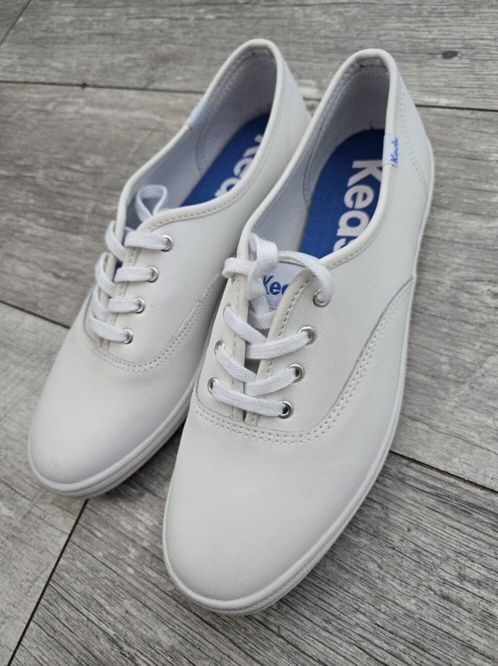 8 Wide Women's Champion Originals Leather Medium/Wide Sneaker Size 8 Wide - Picture 5 of 11